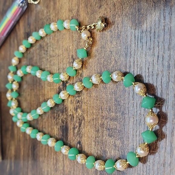 Gilded Garden 32 inch Necklace Freahwater pearls and Green Glass Aprilsplace - Picture 7 of 8